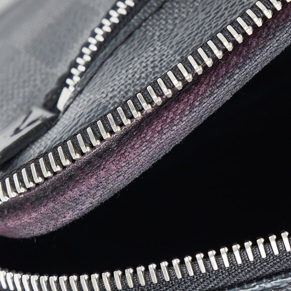 Louis Vuitton Damier Graphite Ambler Waist Bag - Picture 9 of 14